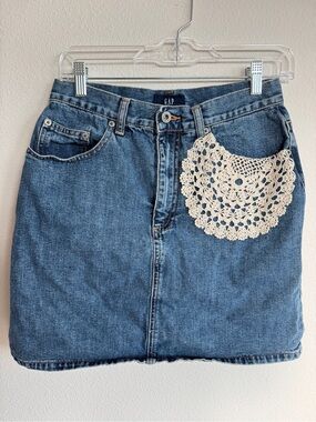 Vintage GAP 100% Cotton Denim Mini Skirt Size 8 Y2K 90s Medium Wash